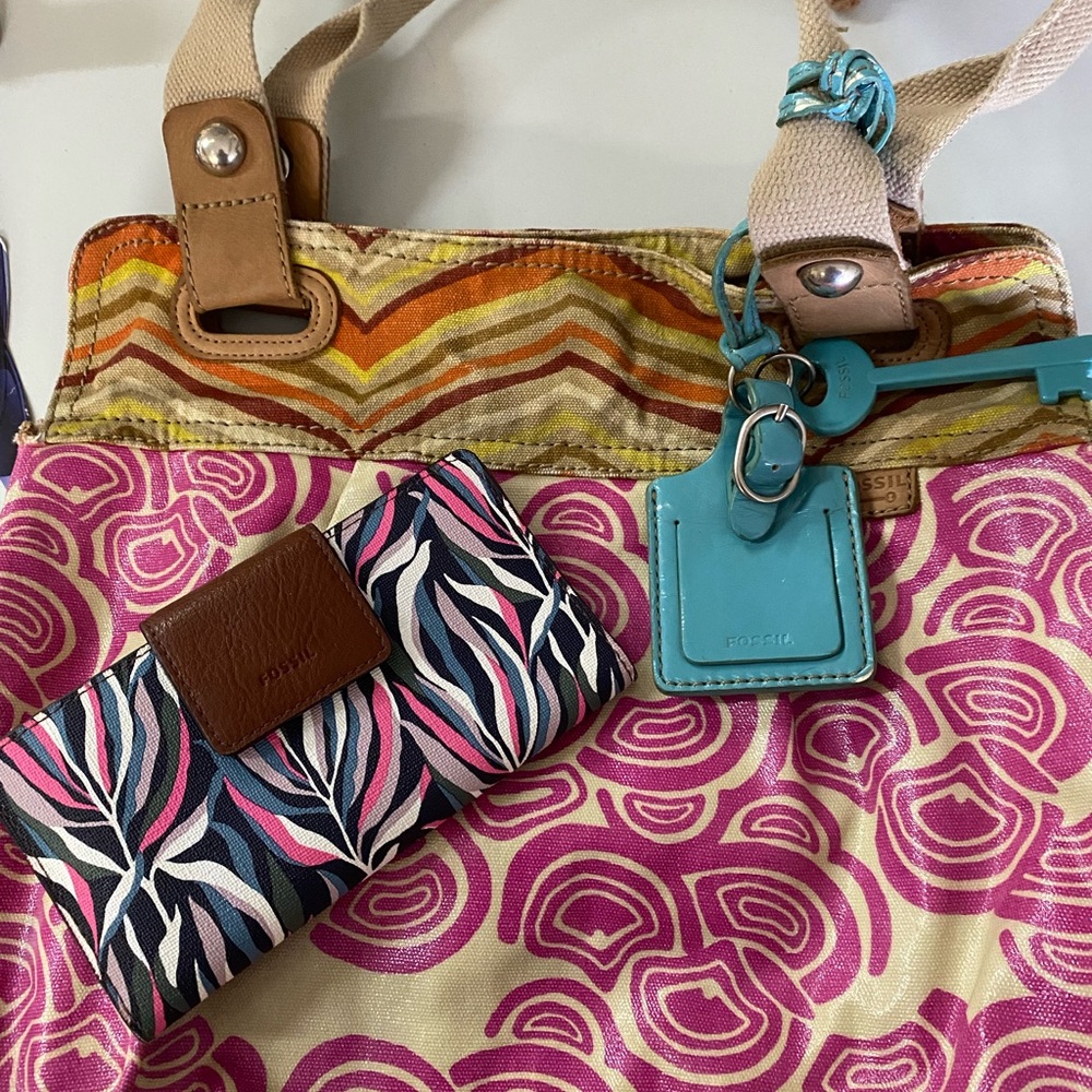 Fossil purse and wallet